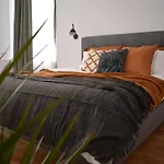 Voya Nordic Apartment-a Luxury Oasis In The Old Town Brašov