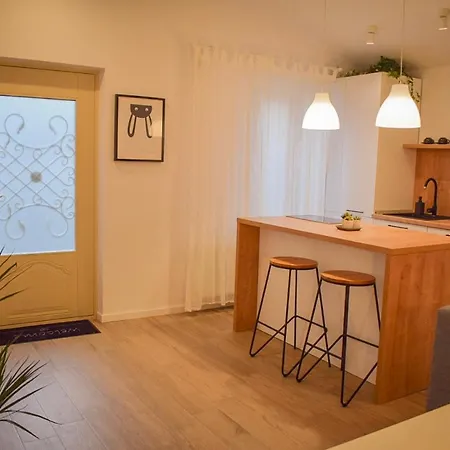 Voya Nordic Apartment-a Luxury Oasis In The Old Town Апартаменты