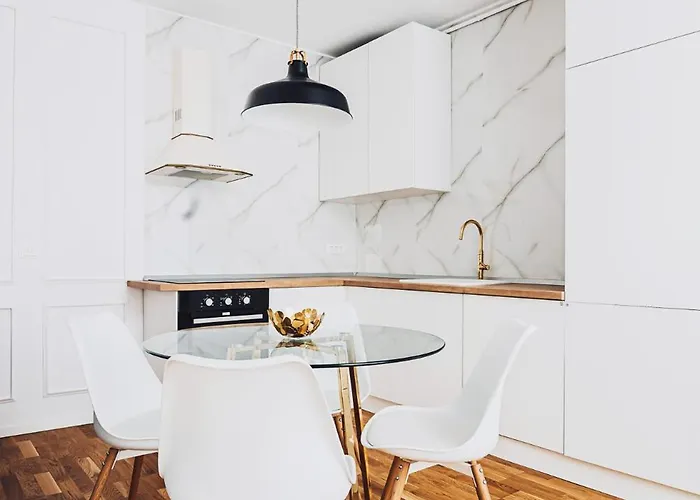 Voya Nordic Apartment-a Luxury Oasis In The Old Town Brasov