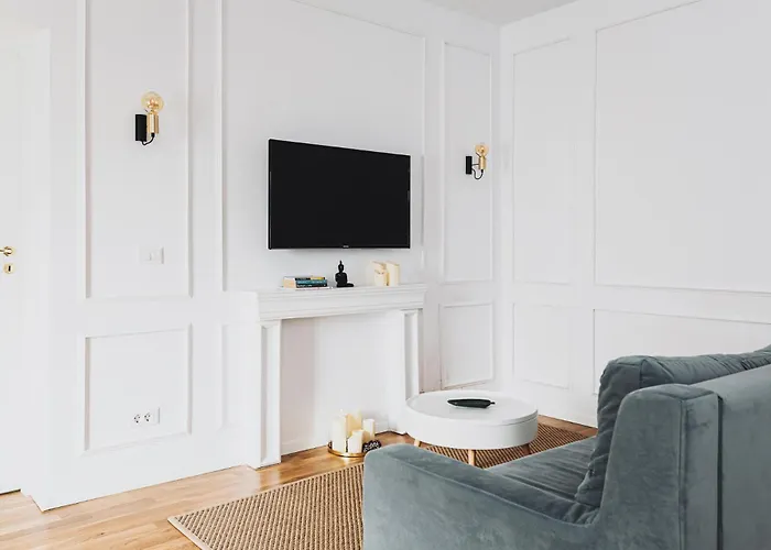 Voya Nordic Apartment-a Luxury Oasis In The Old Town * בראשוב