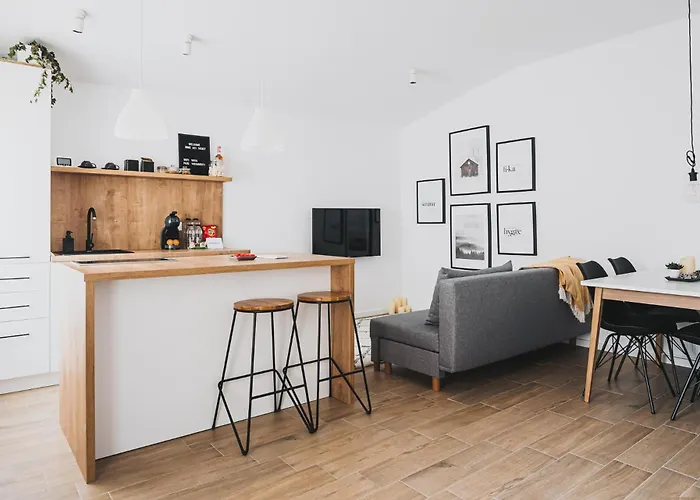 Voya Nordic Apartment-a Luxury Oasis In The Old Town בראשוב